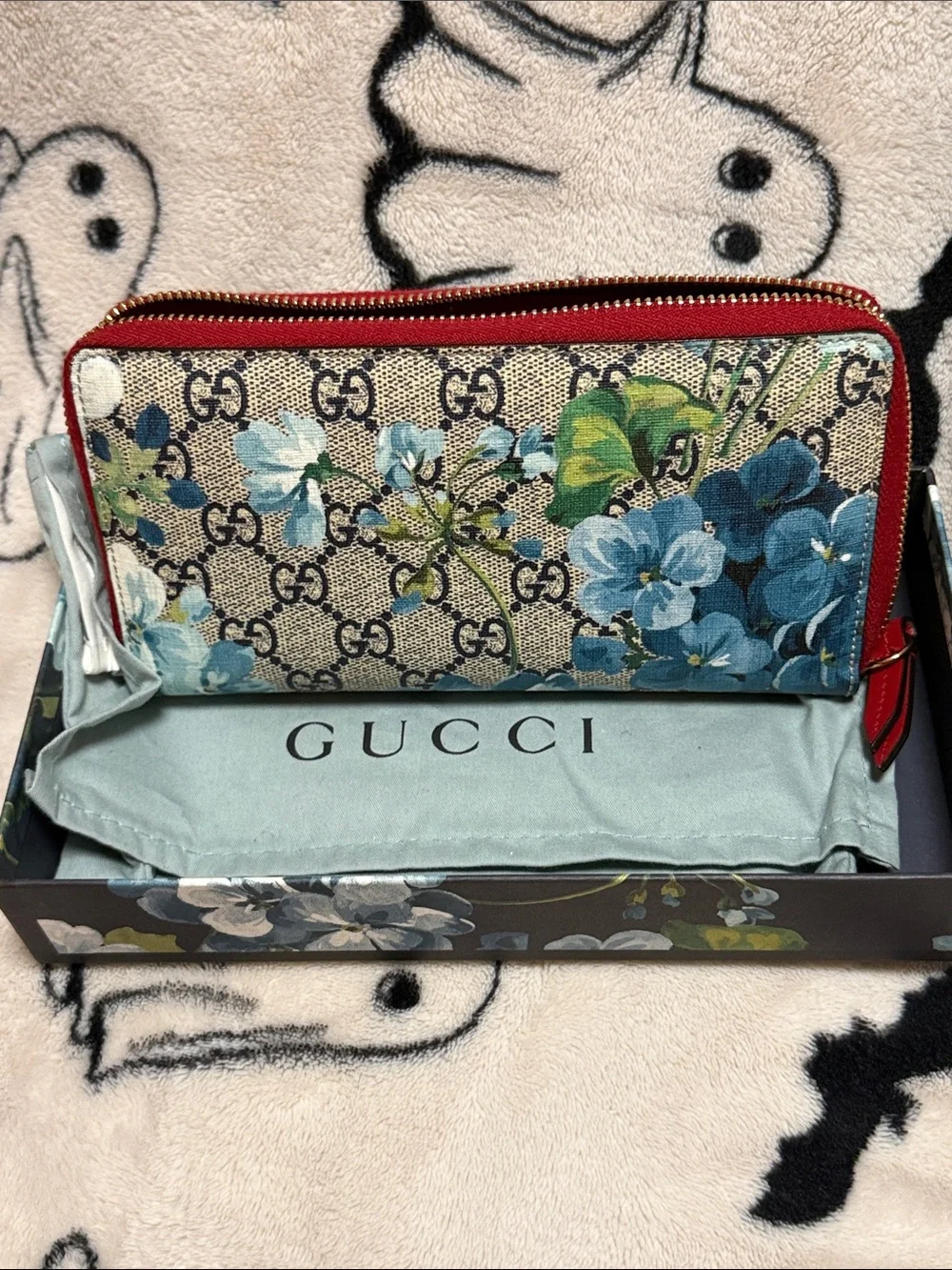 Gucci Blue Floral GG Supreme Zip Wallet with Red Trim - Picture 5 of 5